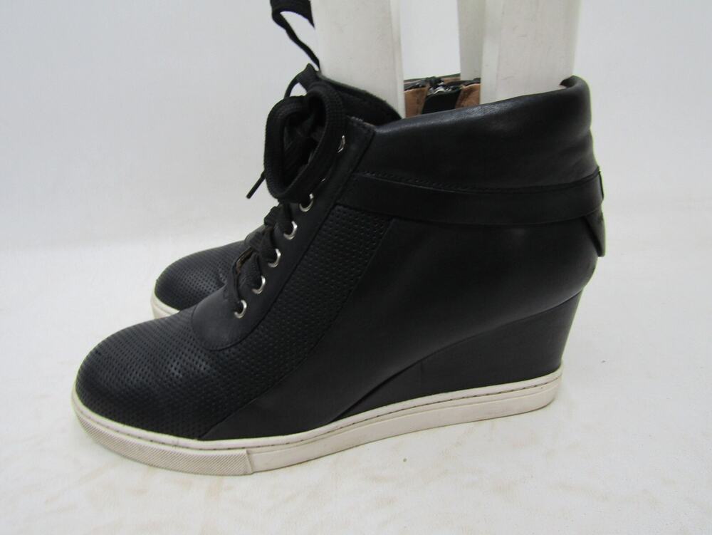 L. Paolo Womens Sz 8.5 M Black Perforated Leather Wedge Zip Ankle Fashion Boots